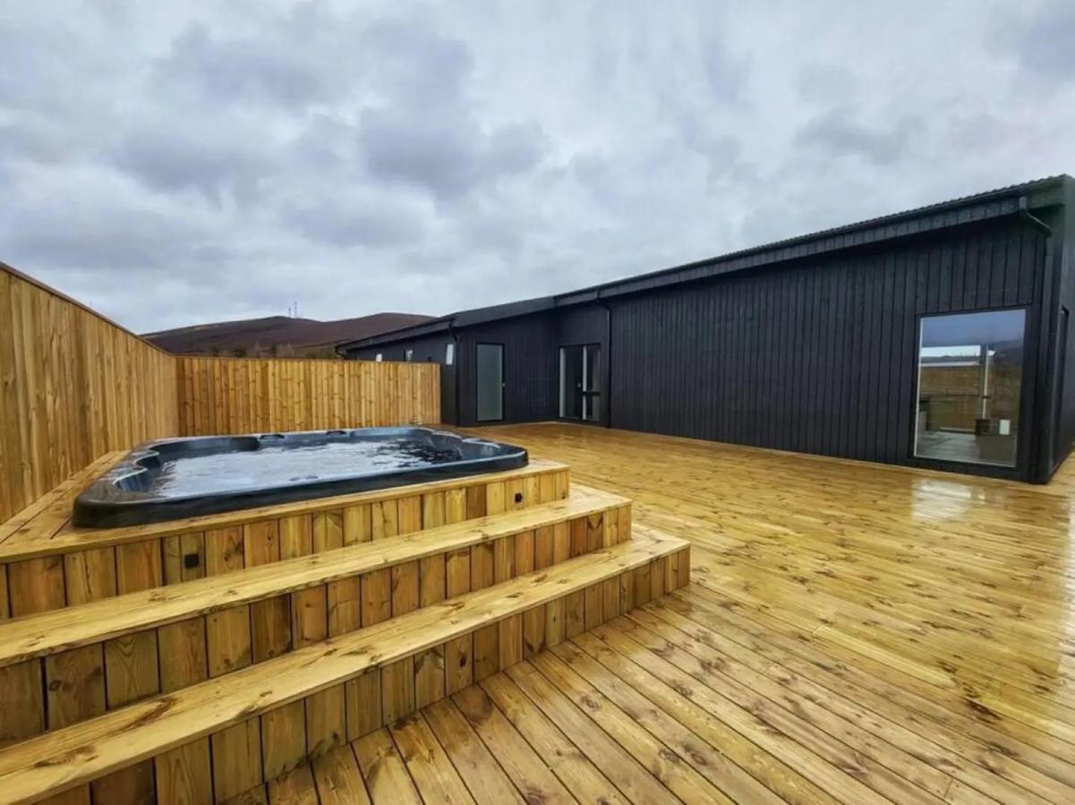 Luxury Log Home With A Hot Tub Selfoss Kültér fotó