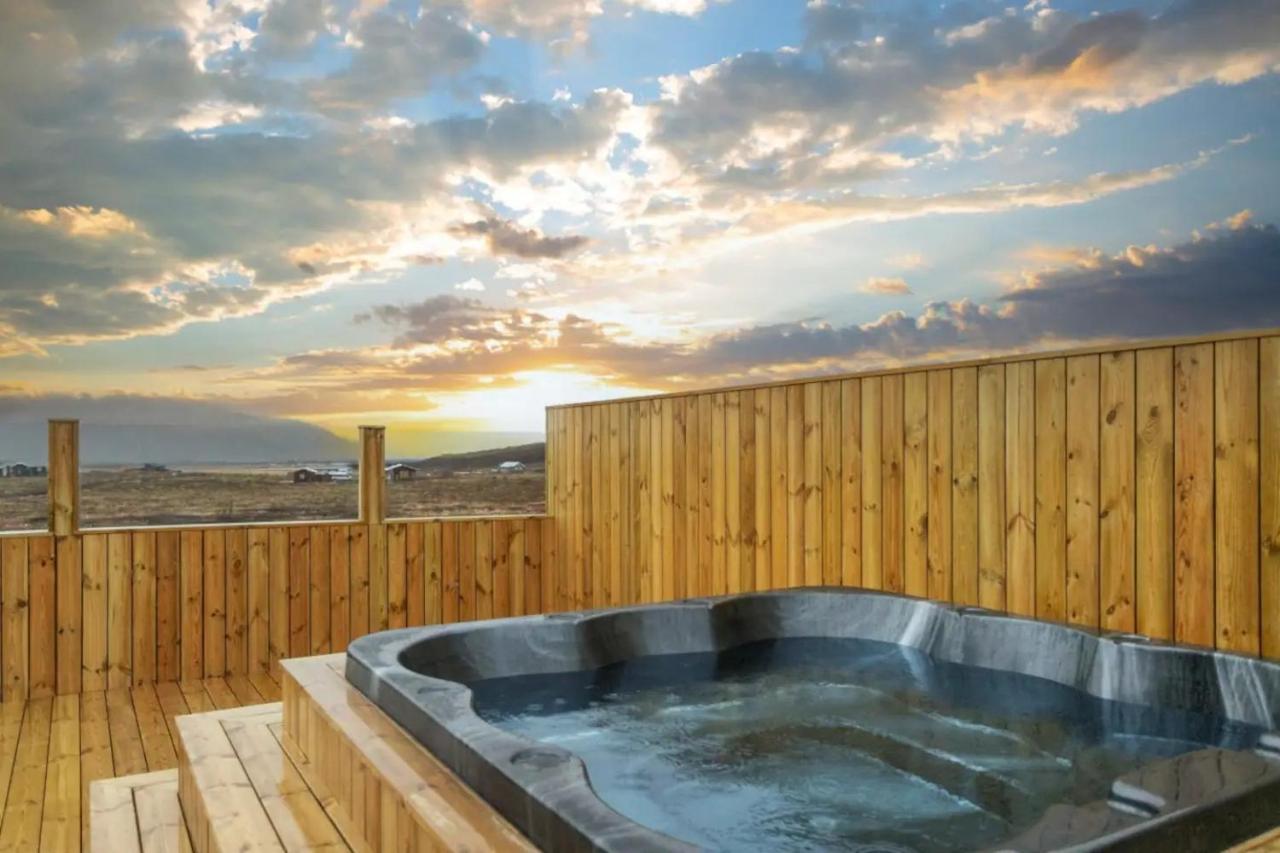 Luxury Log Home With A Hot Tub Selfoss Kültér fotó