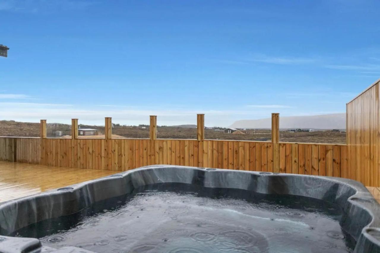 Luxury Log Home With A Hot Tub Selfoss Kültér fotó