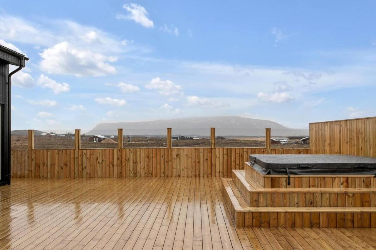 Luxury Log Home With A Hot Tub Selfoss Kültér fotó